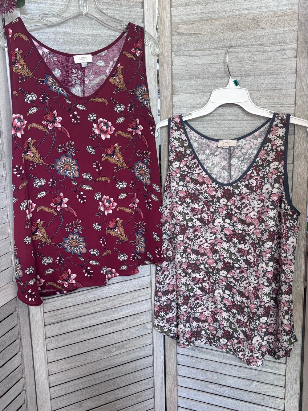 LOT OF 2 LOFT SZLG Sleeveless Maroon Floral Top & Gray Pink Green Micro Floral